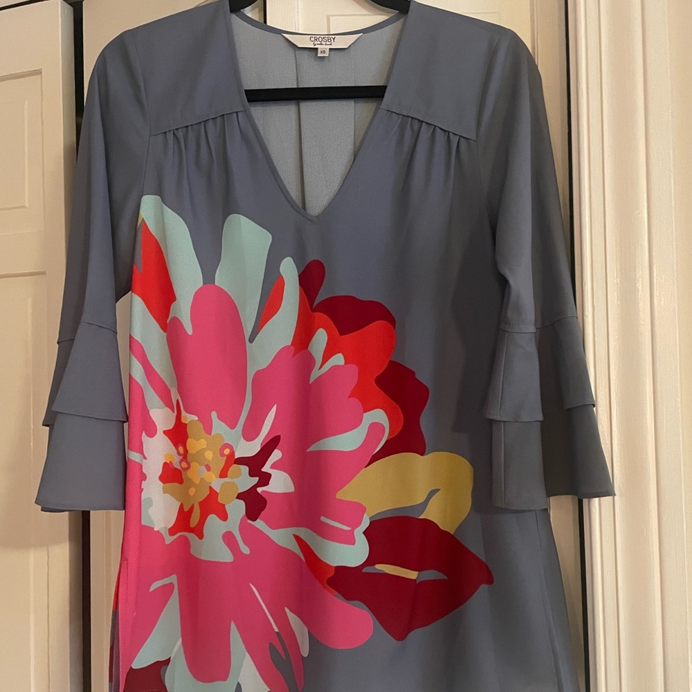 Crosby women’s frat blouse with colorful flower size XS 3/4 sleeve